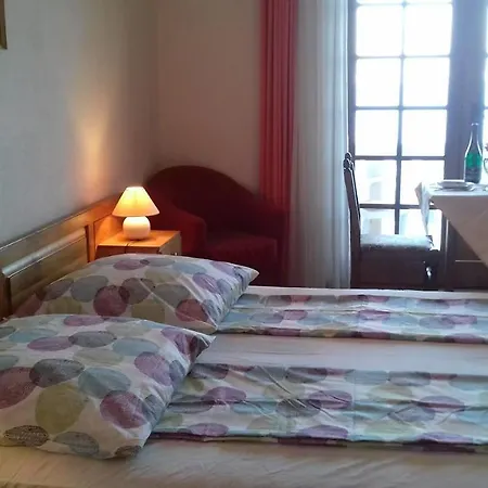 Apartmenthaus Punta **** * Splitska