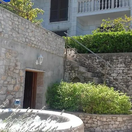 Apartmenthaus Punta **** Splitska