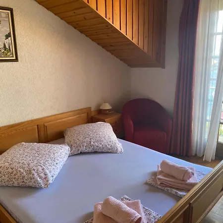 Apartmenthaus Punta **** Splitska
