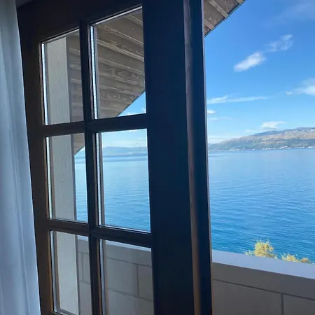 Apartmenthaus Punta **** * Splitska